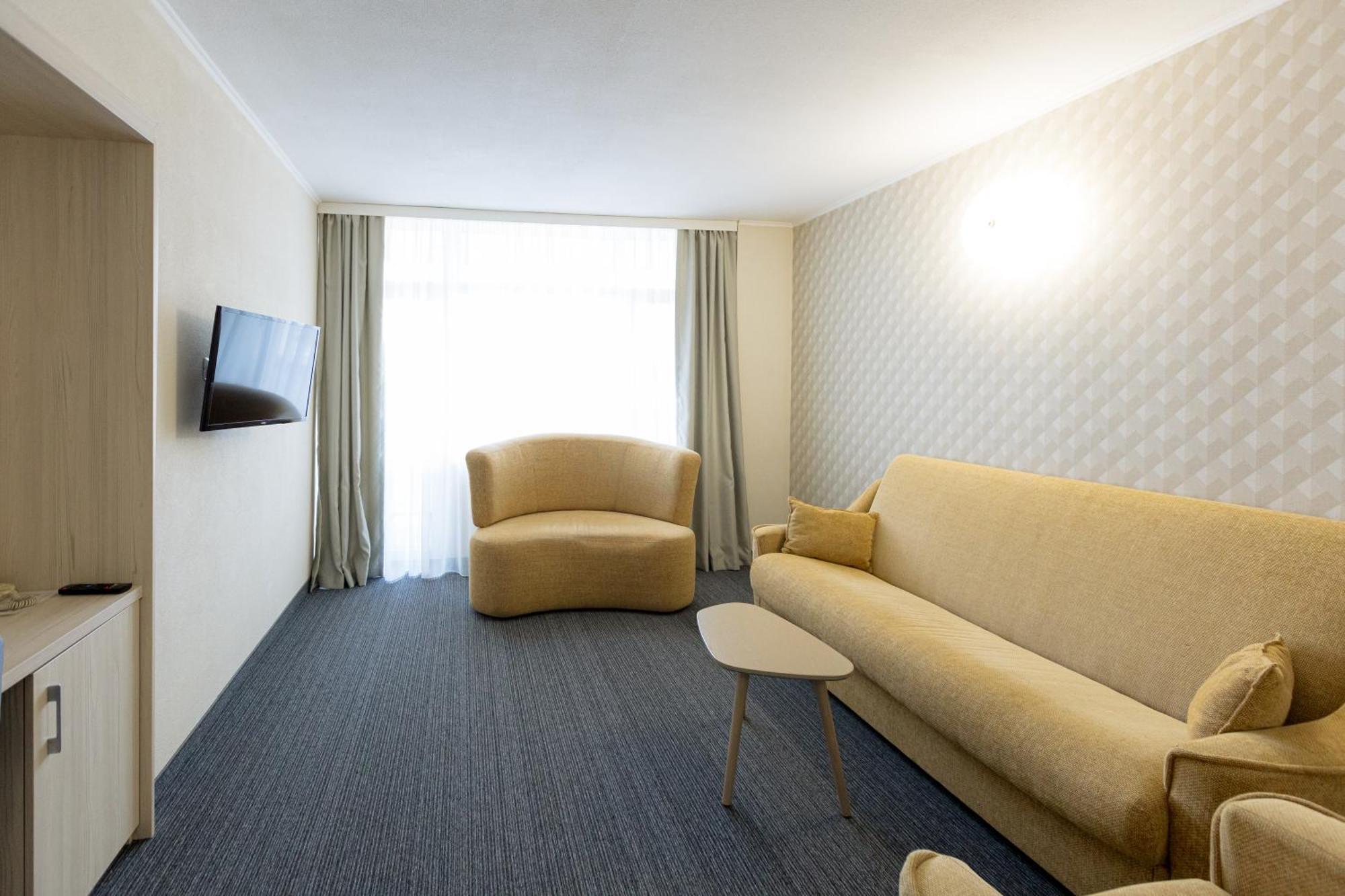 Hotel Termal ไบเลเฟลิกซ์ ภายนอก รูปภาพ